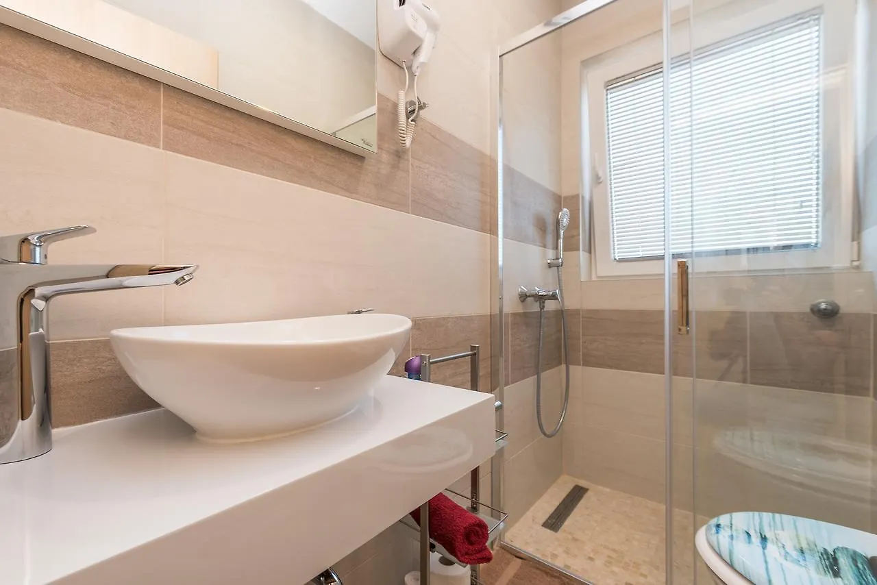Apartments Bracic Spa Sukošan