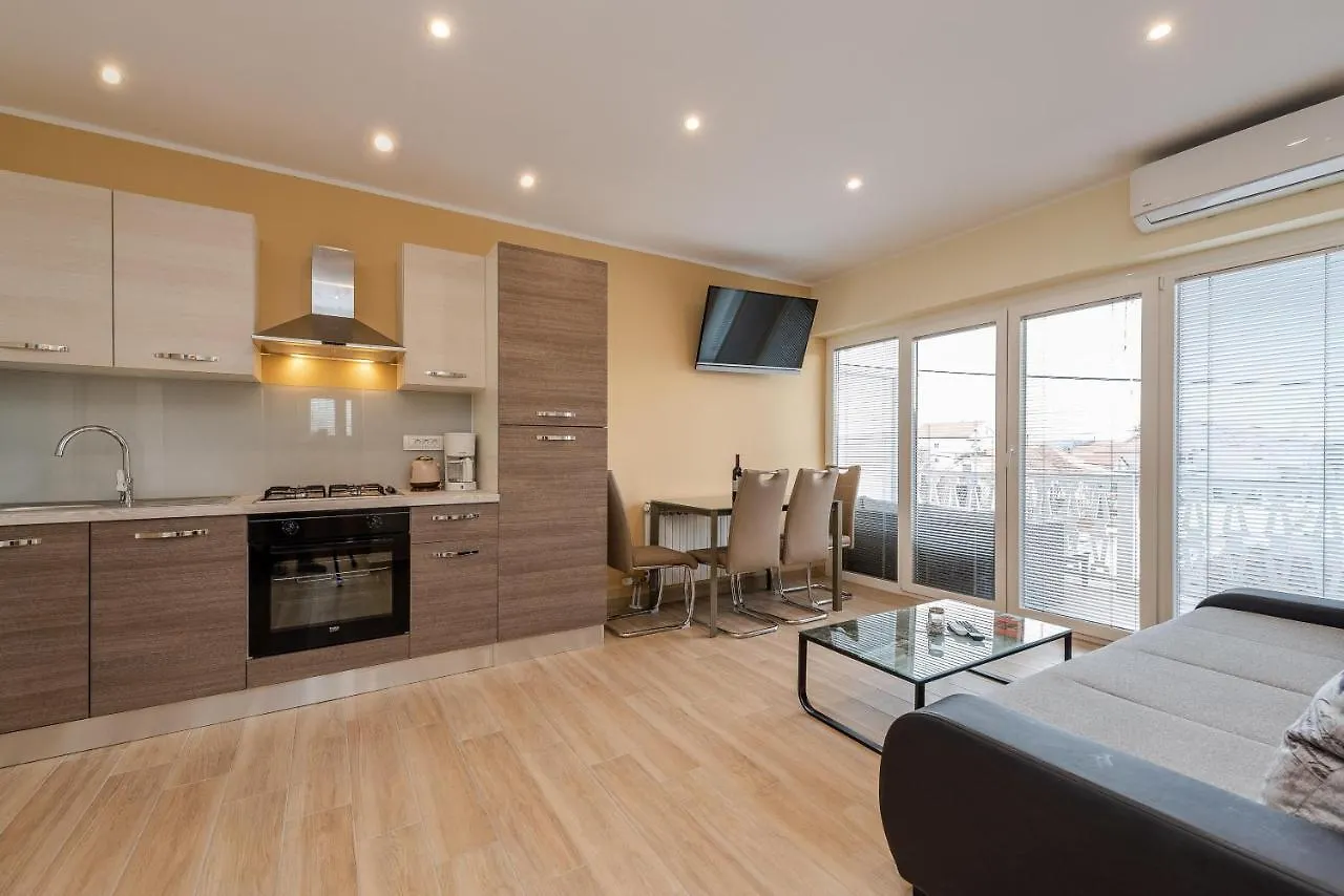 Apartments Bracic Spa Sukošan
