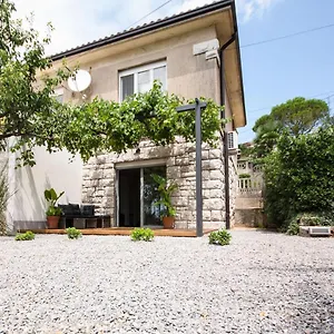 https://apartment-sofia-rijeka.primorje-gorskikotar.com